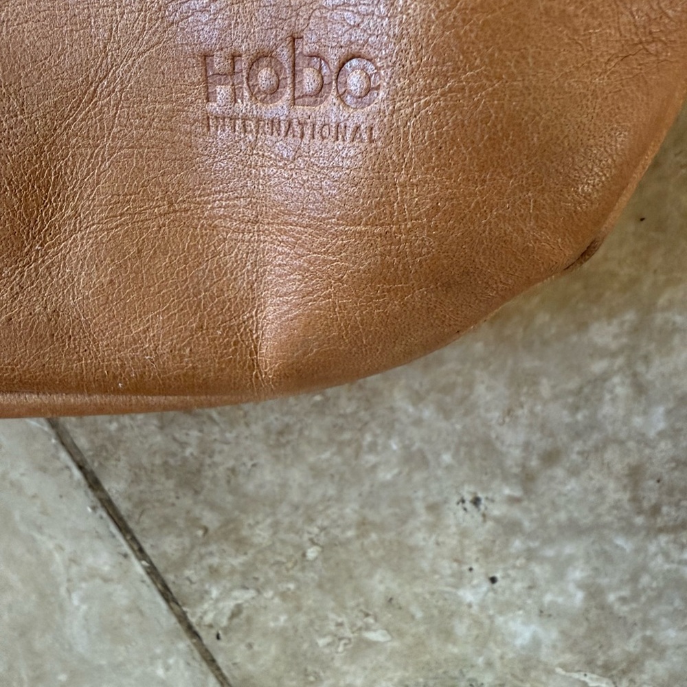 HOBO vintage international leather kiss, lock bag preowned very good condition - Picture 7 of 15